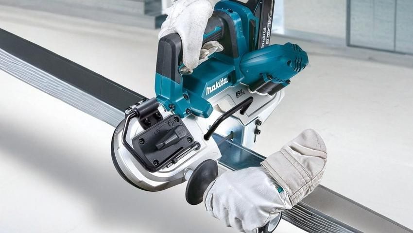 Đặc điểm nổi trội máy cưa vòng dùng pin Makita DPB184Z 1