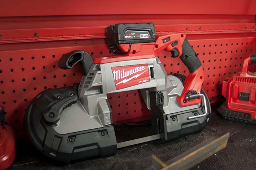 Máy cưa vòng Milwaukee M18 CBS125