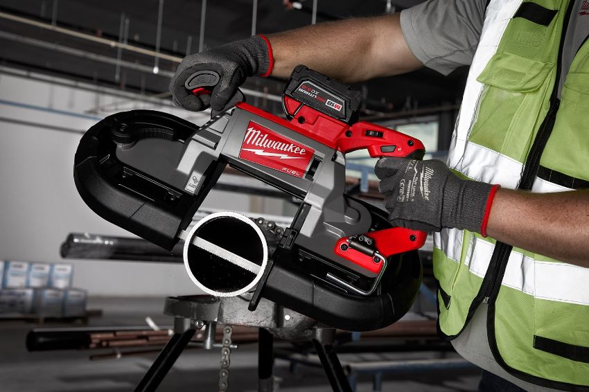 Máy cưa vòng Milwaukee M18 CBS125 2
