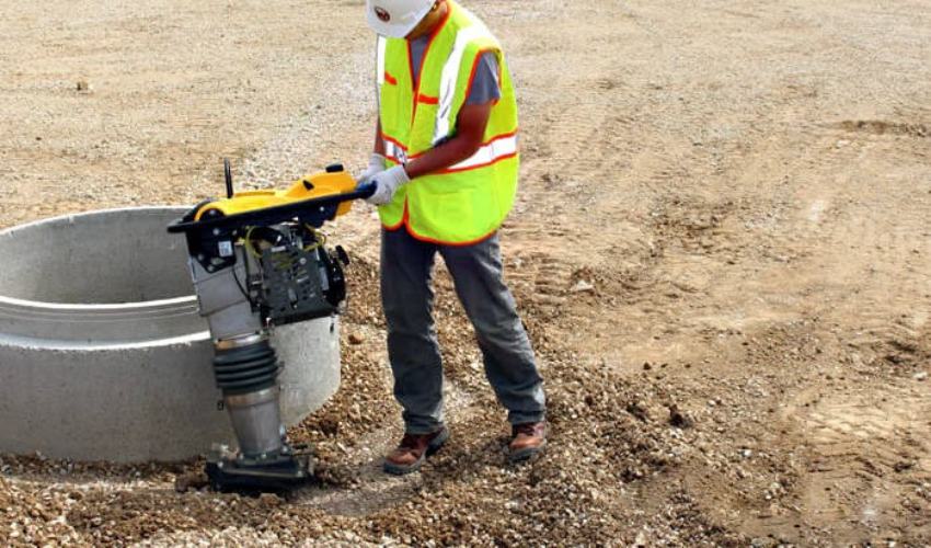 Máy đầm cóc Robin 3