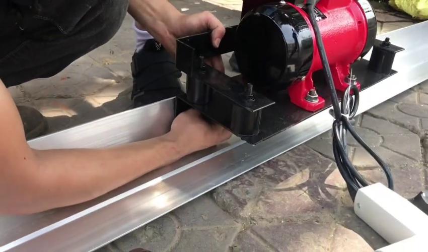 Máy đầm thước 4