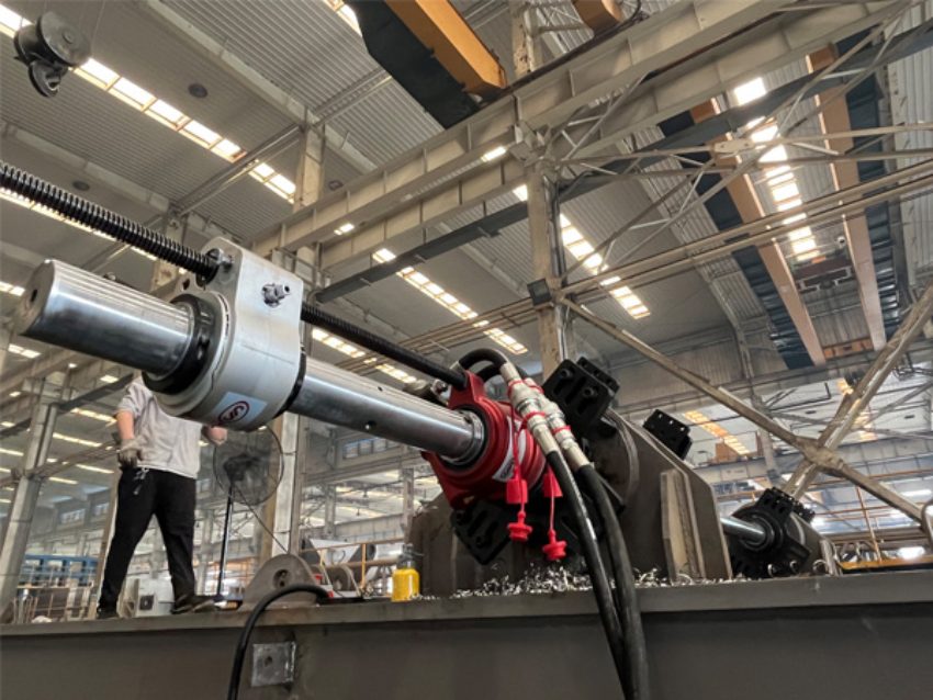 Máy doa lỗ phóng lỗ bạc ắc gầu TDG90