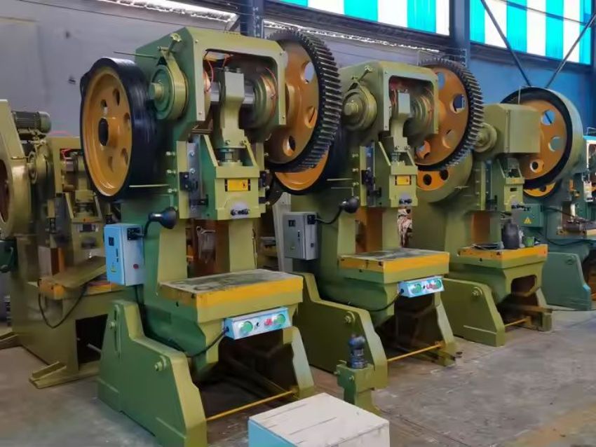 Máy đột dập cơ khí DBK J23-6.3T