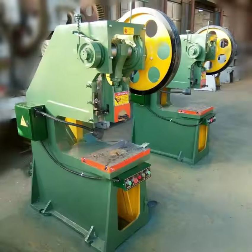 Máy đột dập cơ khí DBK J23-6.3T 1