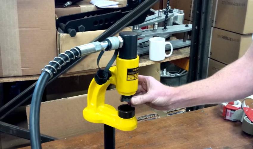 Các tiêu chí lựa chọn máy đột lỗ thủy lực