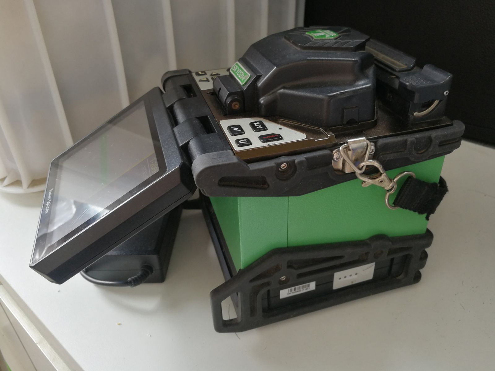 Máy hàn cáp quang Skycom T208H chuyên cho FTTx