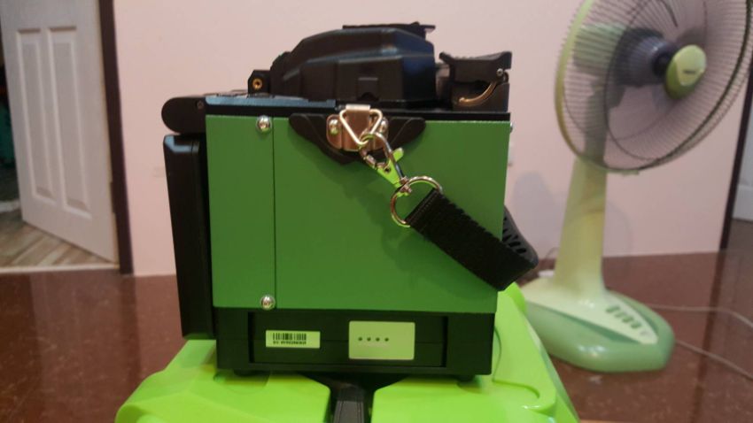 Máy hàn cáp quang Skycom T208H chuyên cho FTTx 4