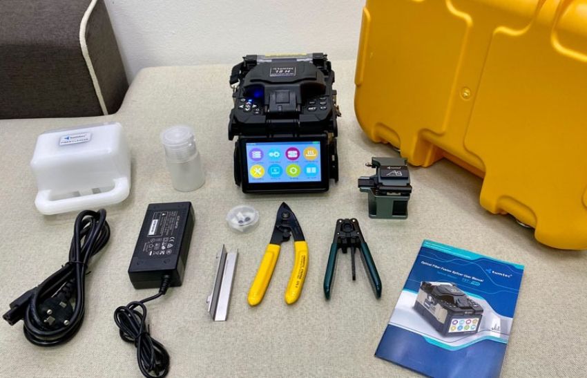 Phụ kiện đi kèm trong bộ máy hàn cáp quang Tumtec FST-18H