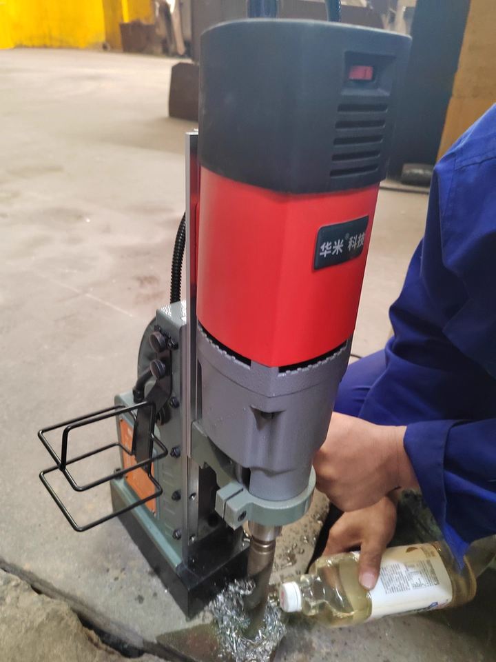 Máy khoan từ 110mm 3130W DBK TF-110REC (có taro) 1