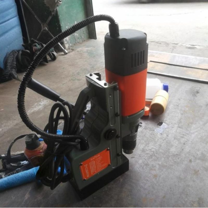 Máy khoan từ 2010W 18mm DBK TN-18REC (có taro, đảo chiều) 1