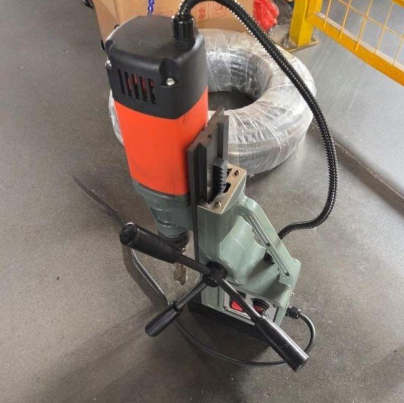 Đặc điểm kĩ thuật máy khoan từ có taro DBK TN-18RE (18mm, 1910W)