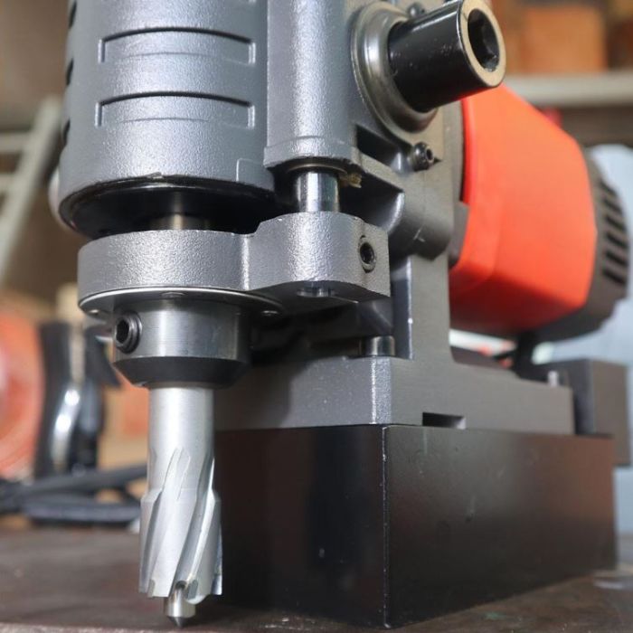 Những lợi ích mà máy khoan từ dạng nằm DBK TF35 mang lại