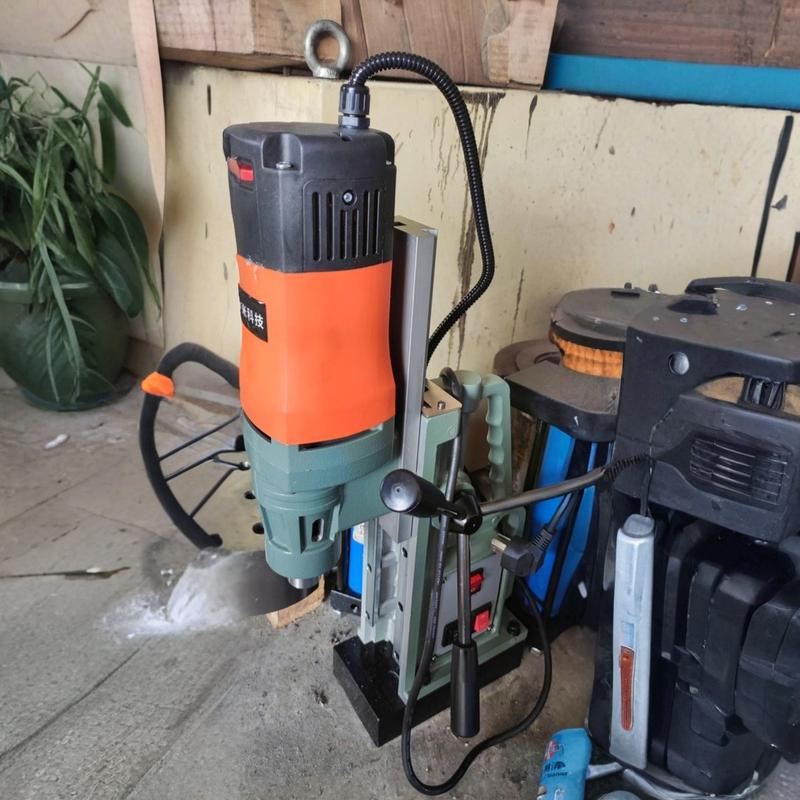 Máy khoan từ và taro 25mm DBK TN-25REC (có đảo chiều)