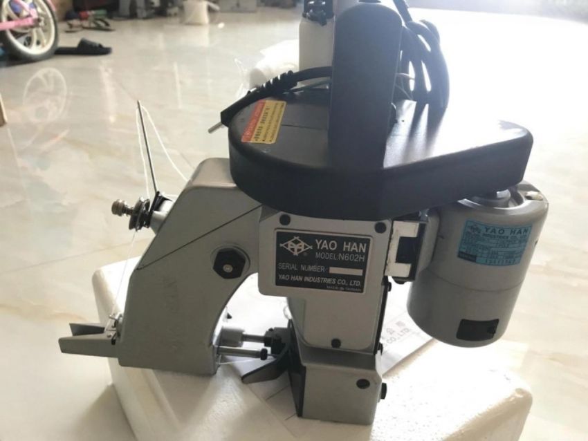 Máy may bao Đài Loan Yaohan N620H (2 kim 2 chỉ)