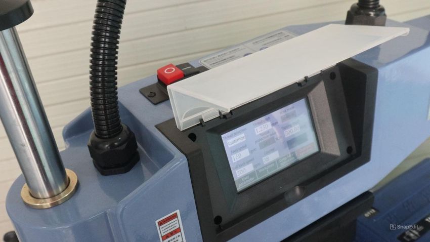 Máy taro cần điện servo DBK ETM-16-1100 5