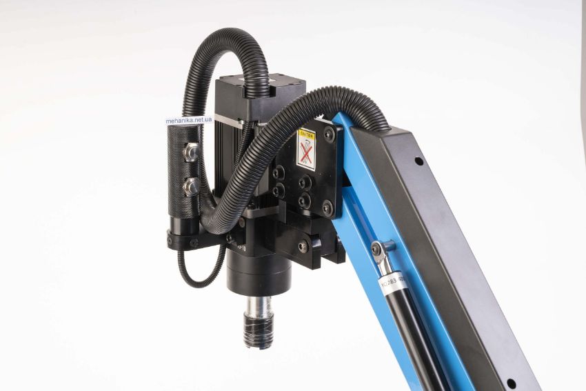 Máy taro điện công suất cao M42 DBK-M642 2