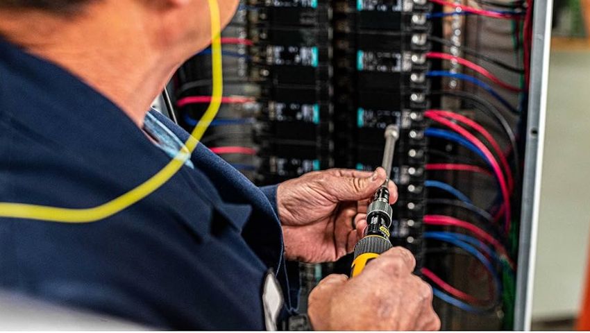 Hướng dẫn cách sử dụng tô vít lực đúng chuẩn kỹ thuật 1