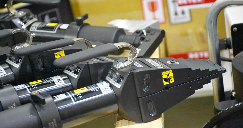 Tách mặt bích thủy lực là gì?