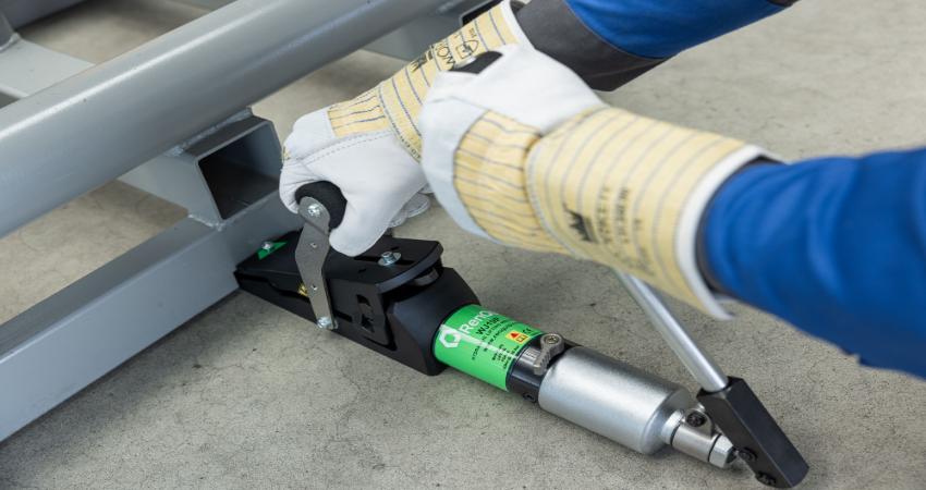 Tách mặt bích thủy lực RenQuip WJ19K 2