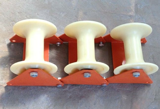 Dùng dụng cụ để đo rãnh puly