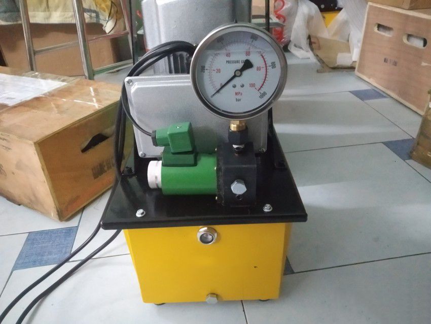 Bơm điện thủy lực 8 lít dầu TLP HHB-630A 3