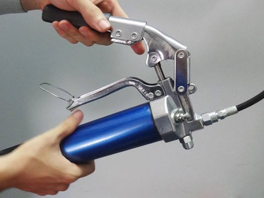 Bơm mỡ cầm tay mini 11