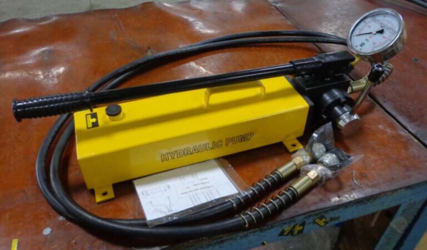 Bơm tay thủy lực 1 chiều 2 lít dầu TLP HHB-700E 4