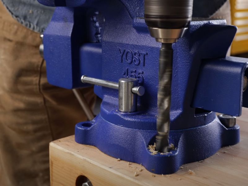 Cách lắp đặt ê tô cố định 4