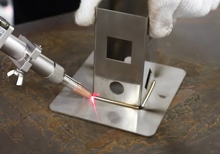 Cấu tạo máy hàn Laser 2