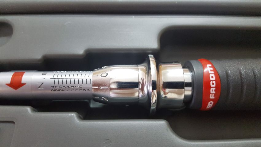 Cờ lê lực Facom 1