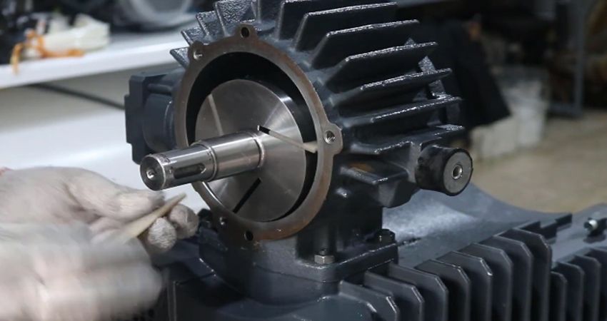 Dịch vụ bảo trì bảo dưỡng bơm hút chân không Pfeiffer 7