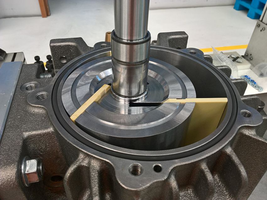 Dịch vụ bảo trì bảo dưỡng bơm hút chân không Ulvac 2