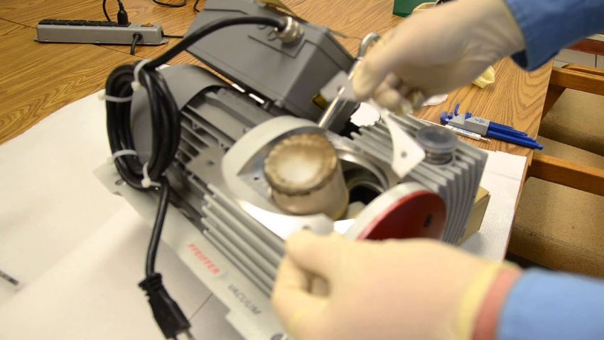 Dịch vụ sữa chữa bơm hút chân không Pfeiffer 1