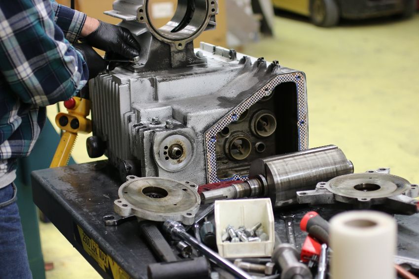 Dịch vụ sữa chữa bơm hút chân không Ulvac 2