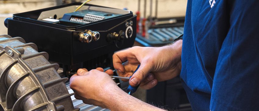 Dịch vụ sữa chữa bơm hút chân không Ulvac 4