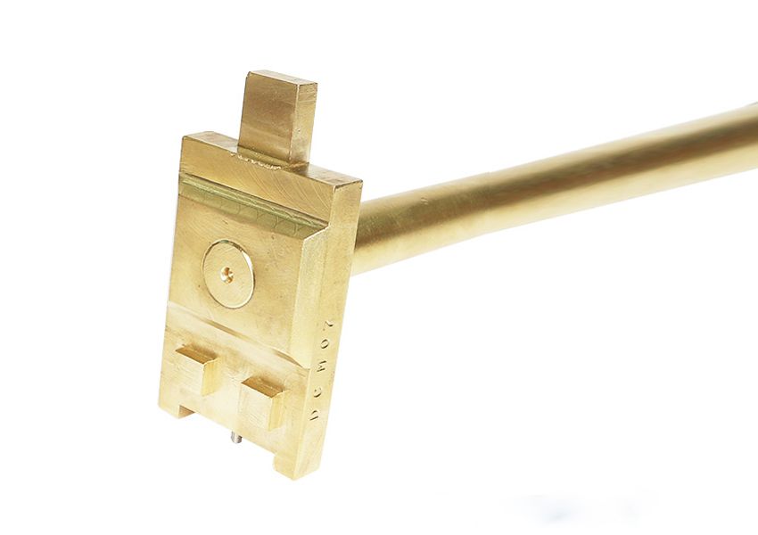 Dụng cụ mở nắp thùng sơn, thùng phuy 3