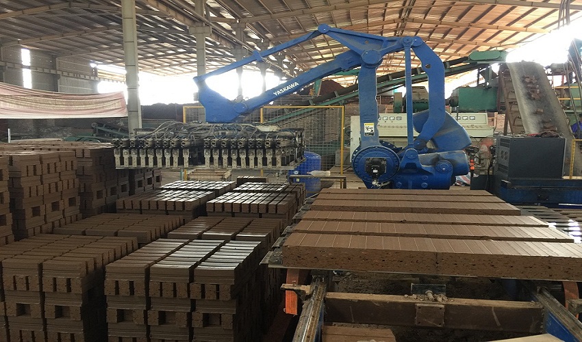 Giá của robot gắp gạch