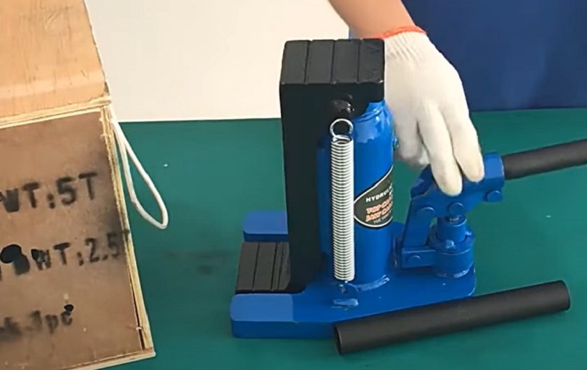 Chuẩn bị và lắp đặt kích chân thủy lực