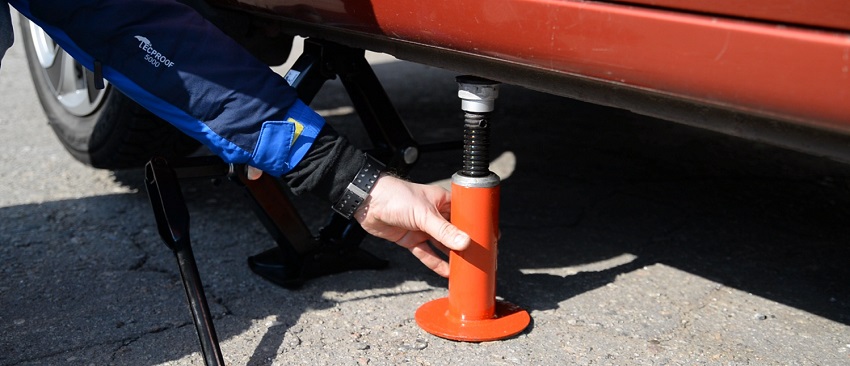 Lưu ý vị trí đặt kích trong quá trình nâng hạ