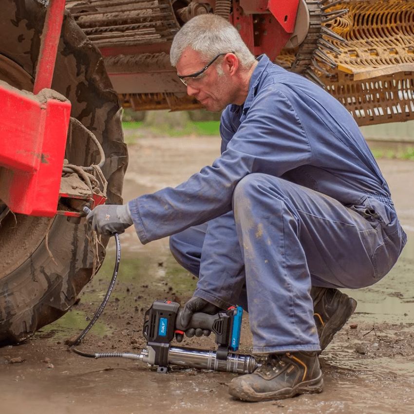 Máy bơm mỡ bò bằng pin 10