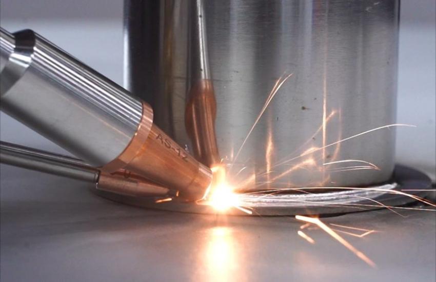 Máy hàn laser bóp cò nhưng không ra tia