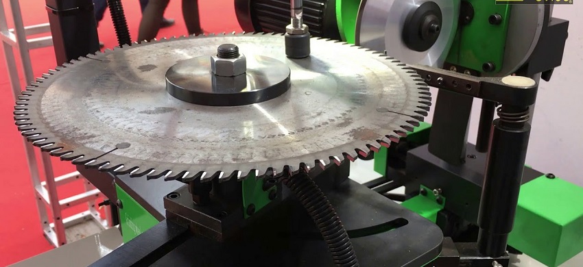 Nguyên lý hoạt động của máy mài lưỡi cưa hợp kim