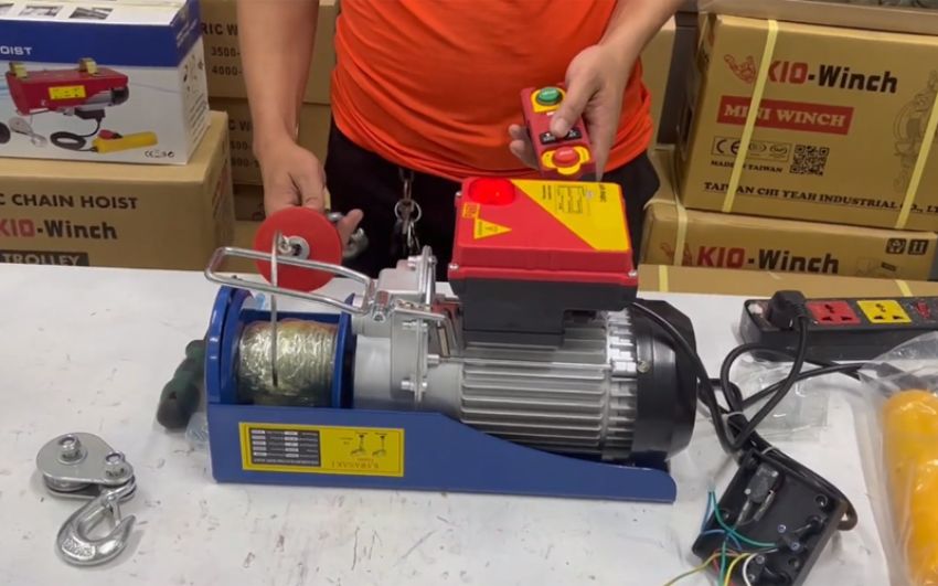 tời điện mini điều khiển từ xa 3