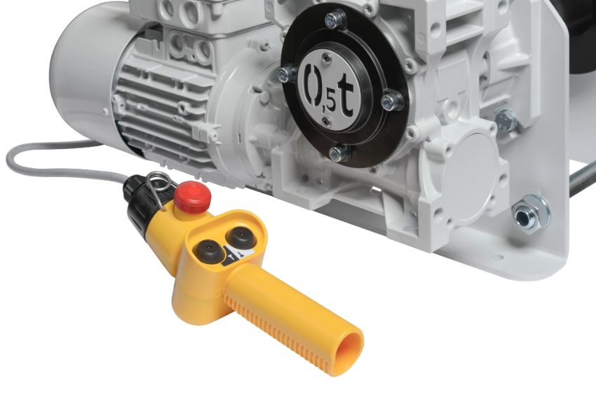 Một số lưu ý khi sử dụng tời điện 12V 500kg