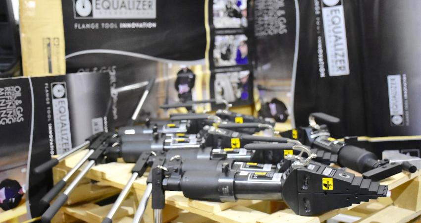 Ưu đãi hấp dẫn khi mua tách mặt bích thủy lực tại DBK Việt Nam