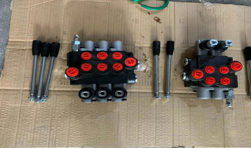 Van gạt tay thủy lực được làm từ chất liệu gì?