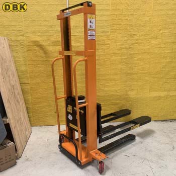 Cấu tạo xe nâng điện tự leo