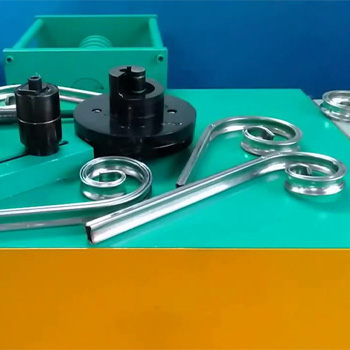 Nên chọn sắt hộp hay sắt thường để uốn hoa văn?