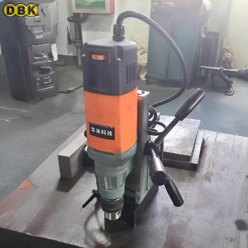 Máy khoan từ 2010W 18mm DBK TN-18REC (có taro, đảo chiều)